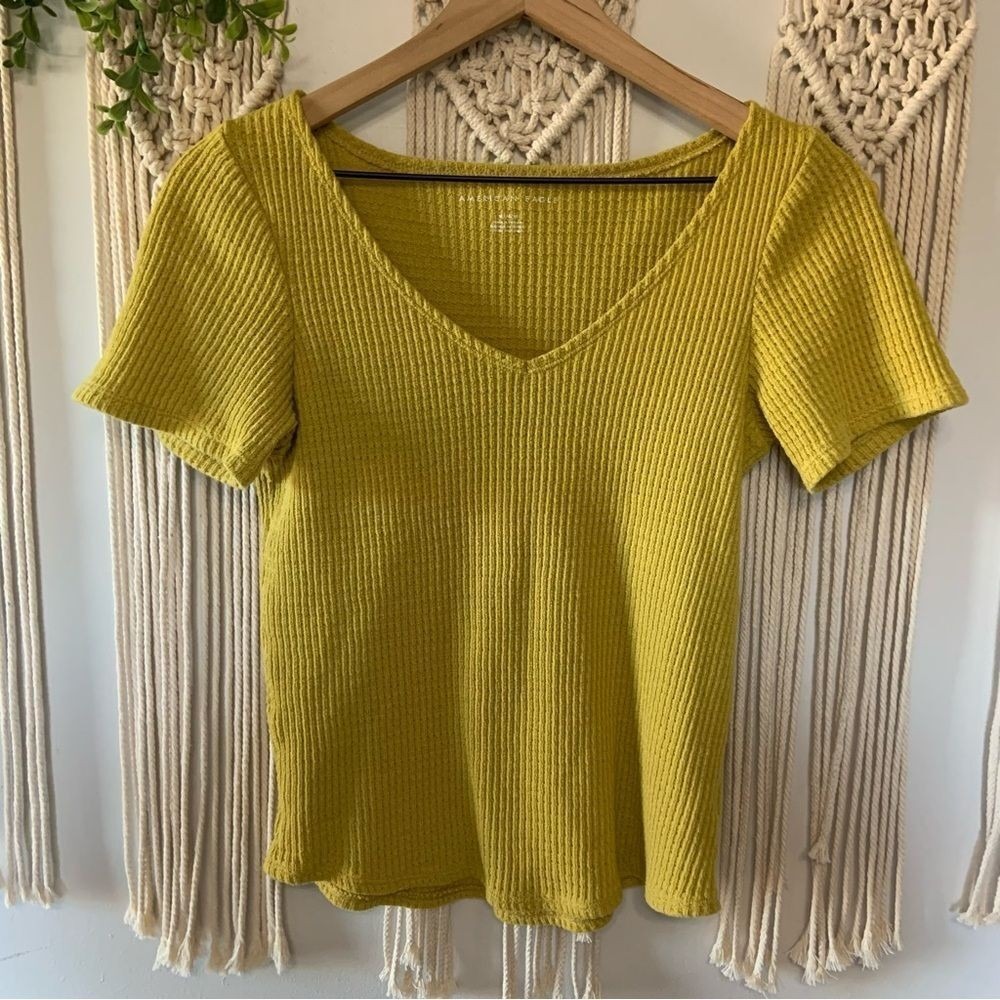 AMERICAN EAGLE Women's Rib Knit V Neck Tee Marigold Yellow Size Medium
